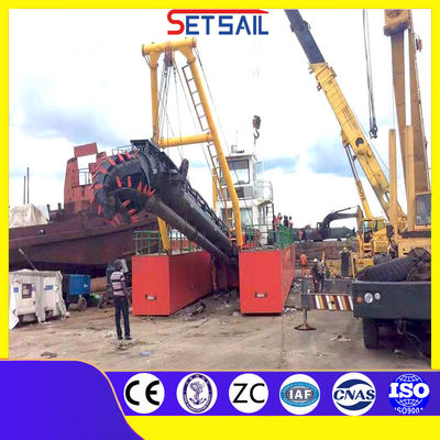 Dredger di sabbia a aspirazione da 12 pollici con carrello Cumins 200kw Potenza del motore ausiliario