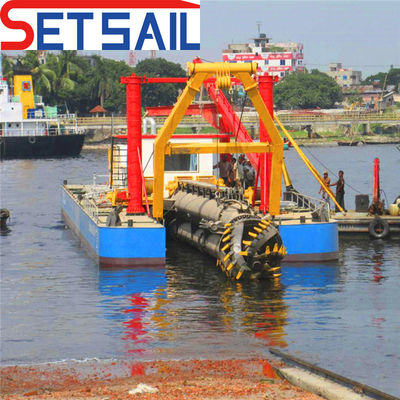32 pollici 7500m3 Cutter Suction Sand Dredger con pompa sottomarina a 50m lunghezza totale