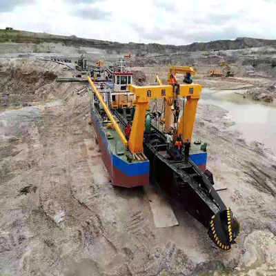 360000.000kg Pacchetto Peso lordo 32 pollici Cutter Suction Dredger per il pompaggio di sabbia marina