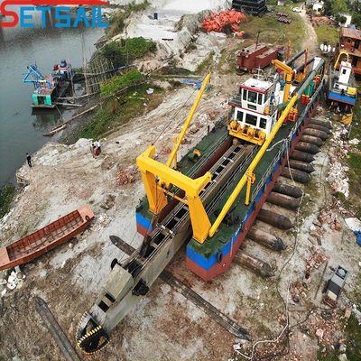 Potente segnatore diesel Scavatrice di aspirazione con 3500 m3 di flusso d'acqua e sonometro di profondità più sonoro