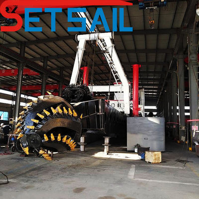 500-2000m Distanza di scarico CTS Tipo slot Sistema idraulico 24 pollici Cutter Suction Dredger