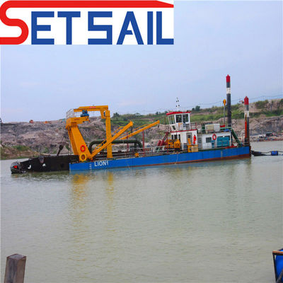 Profondità di dragaggio 16 m Motore idraulico diesel 900 m3 Capacità 22 pollici Cutter Suction Dredger