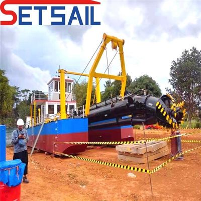Dredger a aspirazione a taglio da 24 pollici per dragaggio e bonifica dotato di slot CTN