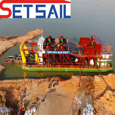 Equipaggiamento per il dragaggio della sabbia 18 pollici Cutter Suction Dredger con distanza di scarico 2000m