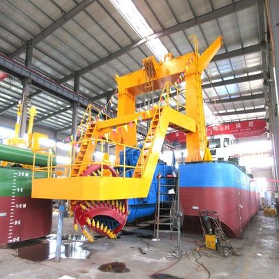Dredger di aspirazione con capacità di 1000 m3/h e profondità di dragaggio di 20 m