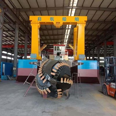 Dredger di aspirazione con capacità di 1000 m3/h e profondità di dragaggio di 20 m